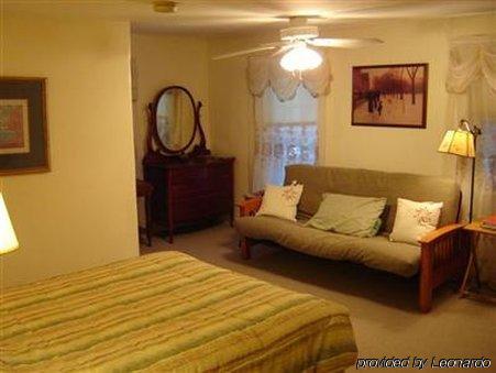 Maplehurst Inn Питерборо Номер фото
