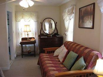 Maplehurst Inn Питерборо Экстерьер фото
