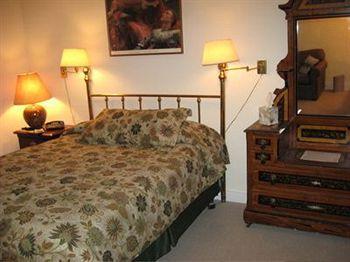 Maplehurst Inn Питерборо Экстерьер фото